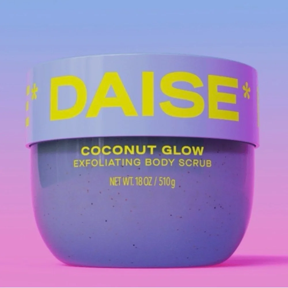 DAISE Exfoliating Body Scrub in Coconut Glow